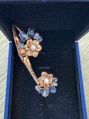 kate spade new york
Gold-Tone Blue stone Hinged Cuff Bracelet NEW